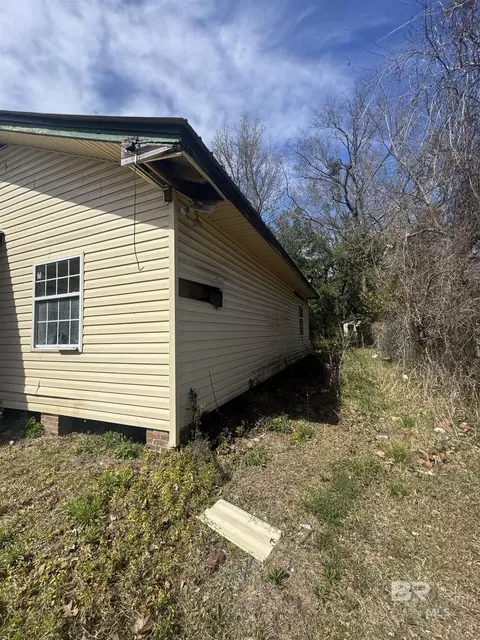 227 Elm St, Prichard, AL 36610