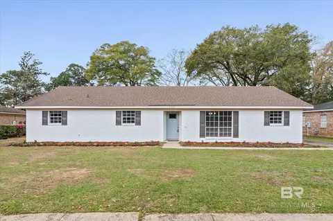 732 Oak Field Dr, Mobile, AL 36609
