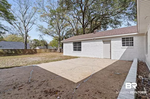 Exterior - 732 Oak Field Dr, Mobile, AL 36609 photo 2 of 6