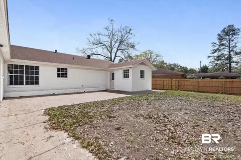 Exterior - 732 Oak Field Dr, Mobile, AL 36609 photo 3 of 6