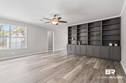 Living - 732 Oak Field Dr, Mobile, AL 36609 photo 2 of 8