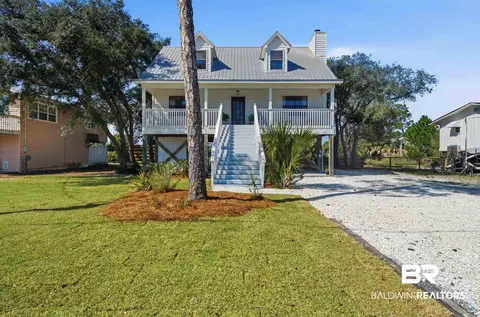 128 W 6th Ave, Gulf Shores, AL 36542
