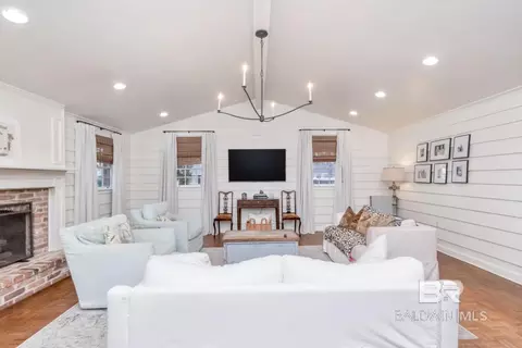 Living - 154 Fenwick Rd, Mobile, AL 36608 photo 3 of 3