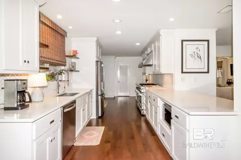 Kitchen - 154 Fenwick Rd, Mobile, AL 36608 photo 4 of 6
