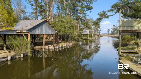 10225 Bayou Cir, Fairhope, AL 36532