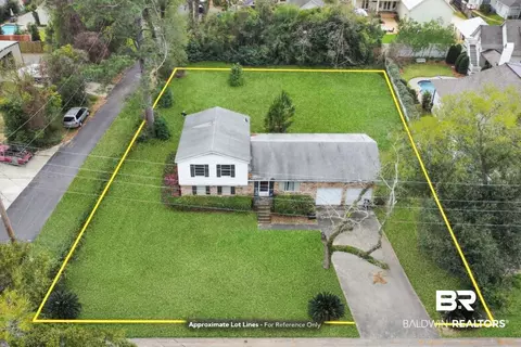 110 Fig Ave, Fairhope, AL 36532