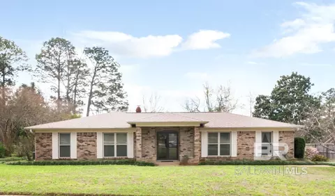 6133 Lindholm Dr, Mobile, AL 36693