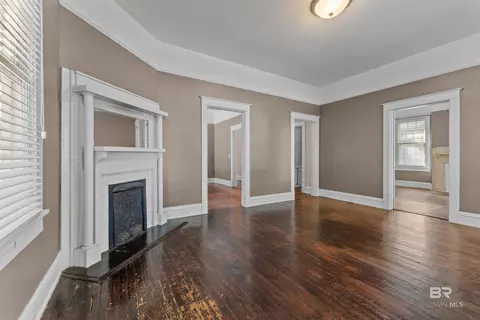 Living - 21 Houston St, Mobile, AL 36606 photo 2 of 7