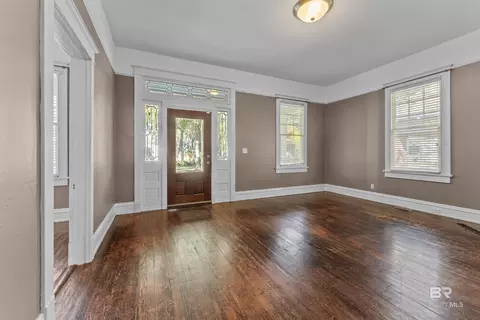 Entry Way - 21 Houston St, Mobile, AL 36606 photo 4 of 9