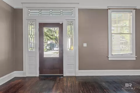 Entry Way - 21 Houston St, Mobile, AL 36606 photo 3 of 9