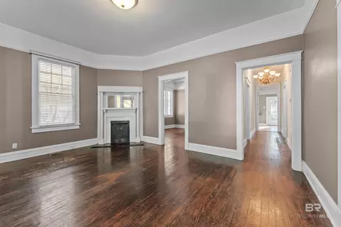 Living - 21 Houston St, Mobile, AL 36606 photo 1 of 7
