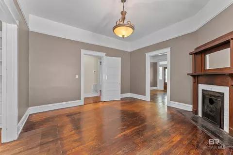 Living - 21 Houston St, Mobile, AL 36606 photo 5 of 7