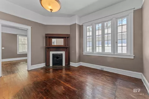 Living - 21 Houston St, Mobile, AL 36606 photo 4 of 7