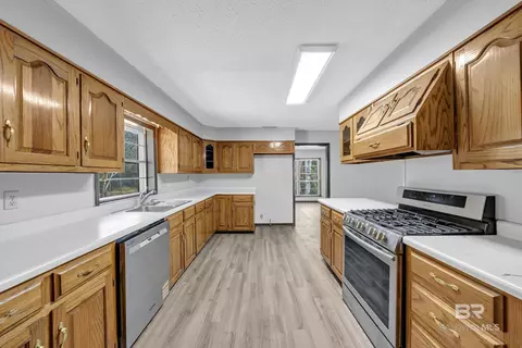 Kitchen - 5225 Persons Dr, Mobile, AL 36618 photo 1 of 2