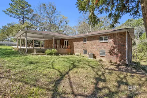 Exterior - 5225 Persons Dr, Mobile, AL 36618 photo 1 of 4
