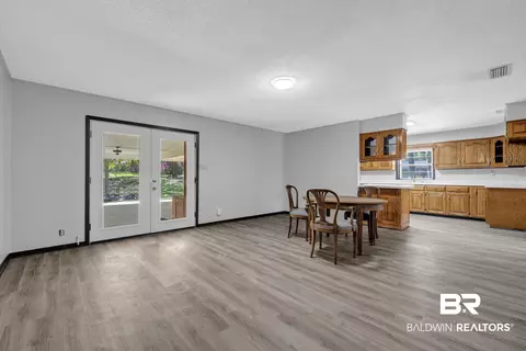 5225 Persons Dr, Mobile, AL 36618 photo 4
