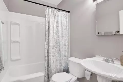 Bath - 160 Emogene Pl, Mobile, AL 36606 photo 3 of 3