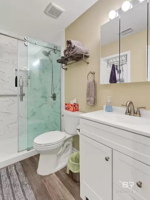 Bath - 1271 Spring Valley Dr, Mobile, AL 36693 photo 6 of 7