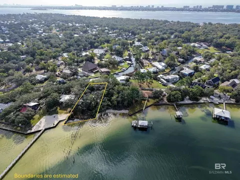 5423 Hickory Ln, Orange Beach, AL 36561