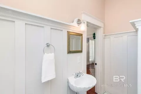 Entry Way - 160 Dexter Ave, Mobile, AL 36604 photo 1 of 1