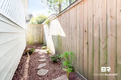 Exterior - 160 Dexter Ave, Mobile, AL 36604 photo 14 of 16