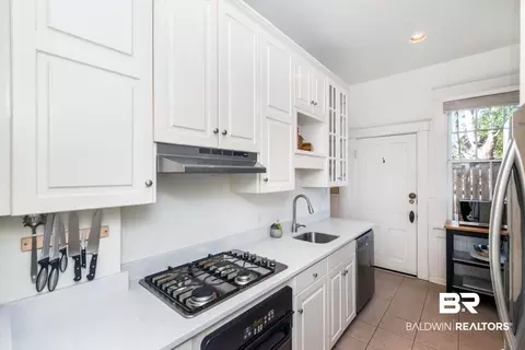 Kitchen - 160 Dexter Ave, Mobile, AL 36604 photo 2 of 3