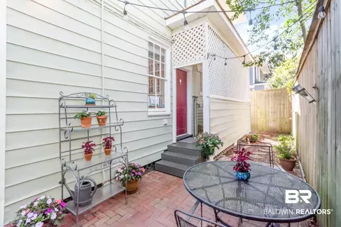 Exterior - 160 Dexter Ave, Mobile, AL 36604 photo 12 of 15