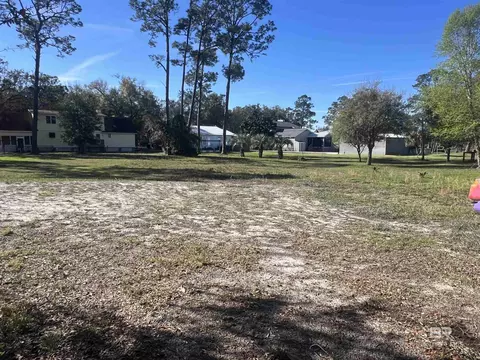 317 Magnolia Dr, Gulf Shores, AL 36542