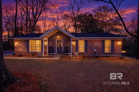 9743 Petaluma Dr, Semmes, AL 36575