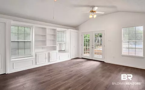 3050 Meadow Ln, Mobile, AL 36618 photo 6