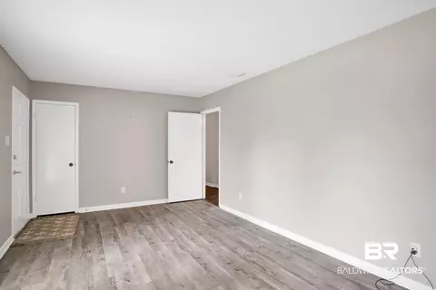 3050 Meadow Ln, Mobile, AL 36618 photo 4