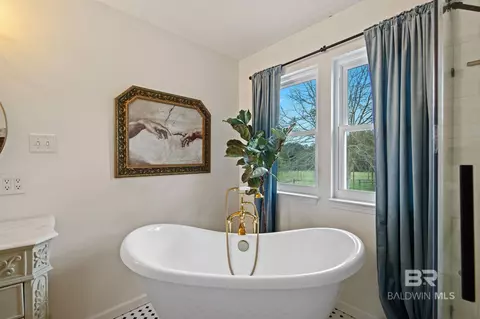 Bath - 13785 Trawick Rd, Stapleton, AL 36578 photo 4 of 5