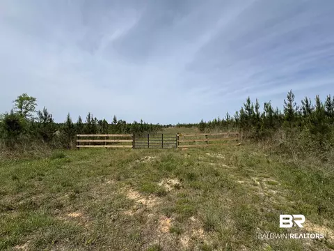 2 County Road 64, Robertsdale, AL 36567