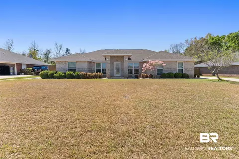 1052 Orlando Dr, Foley, AL 36535