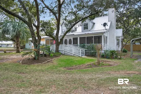 2535 Hinson Ln, Gulf Shores, AL 36542