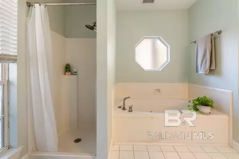 Bath - 120 Worchester Dr, Daphne, AL 36526 photo 3 of 7