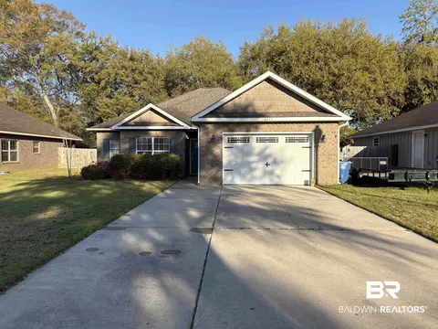 6111 Albray Dr, Gulf Shores, AL 36542
