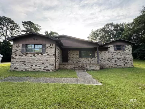 930 Ridgeway St, Thomasville, AL 36784