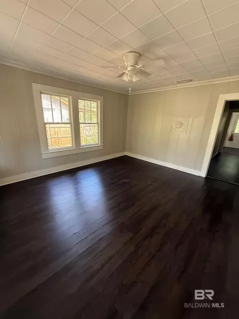 Living - 655 Mandrell St, Mobile, AL 36606 photo 1 of 1