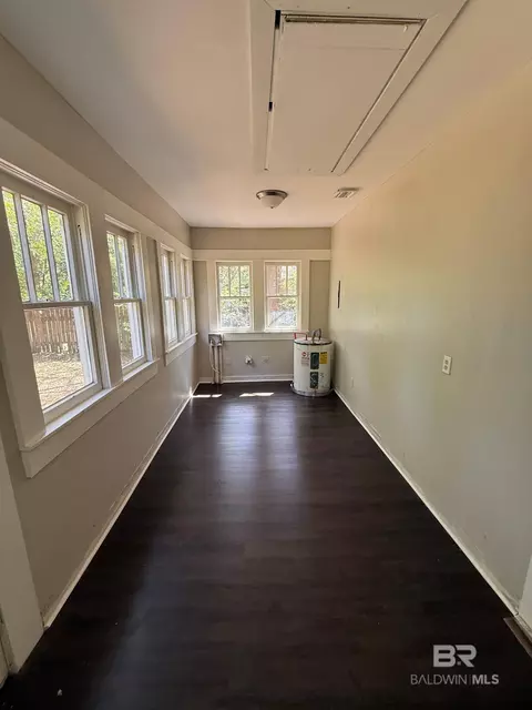 Exterior - 655 Mandrell St, Mobile, AL 36606 photo 3 of 4