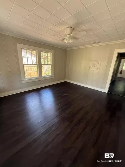 Living - 655 Mandrell St, Mobile, AL 36606 photo 1 of 1