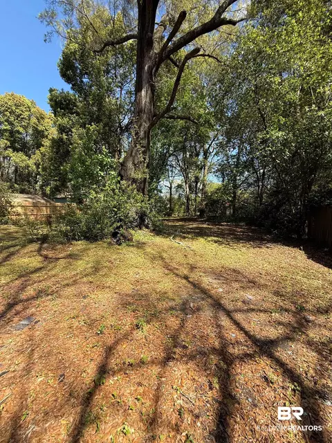 Exterior - 655 Mandrell St, Mobile, AL 36606 photo 4 of 4