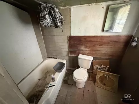 2211 Barlow St, Mobile, AL 36617 photo 4