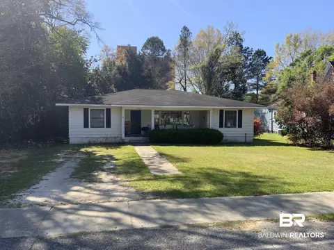 102 E 5th St, Bay Minette, AL 36507