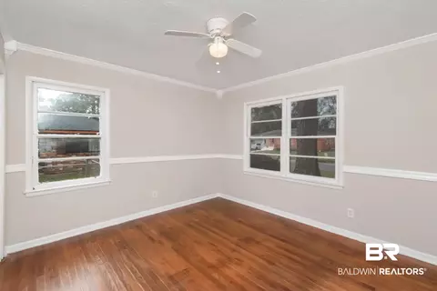 70 Picardy St, Mobile, AL 36607 photo 8