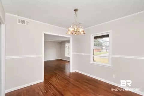 70 Picardy St, Mobile, AL 36607 photo 4