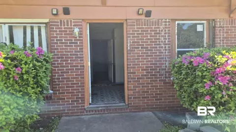2207 Roberta Dr, Mobile, AL 36617 photo 2