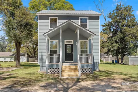 206 W Verbena Ave, Foley, AL 36535