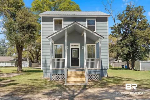 206 W Verbena Ave, Foley, AL 36535