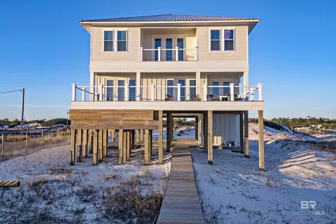 11102 Mobile St, Gulf Shores, AL 36542